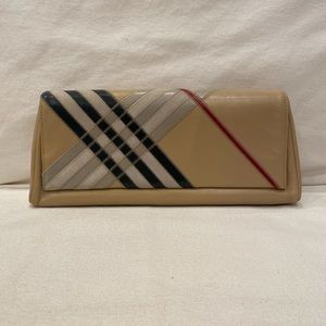 Burberry clutch